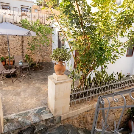 Dome Garden Apartman *
